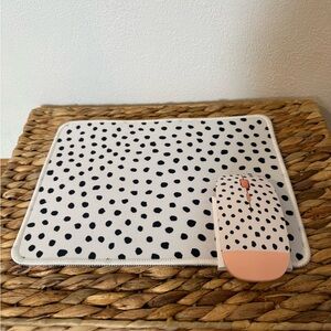 Target Pink and Black Wireless Mouse with Matching Mouse Pad